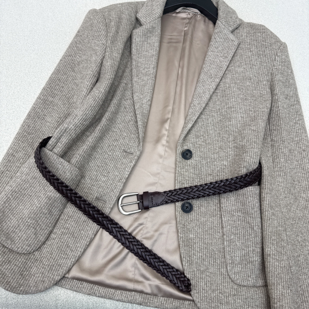 独家首发 Bc 25Ss————秋冬最新款定染针织西装外套🤎领边链条装饰 细节很加分 搭配编织腰带提升调