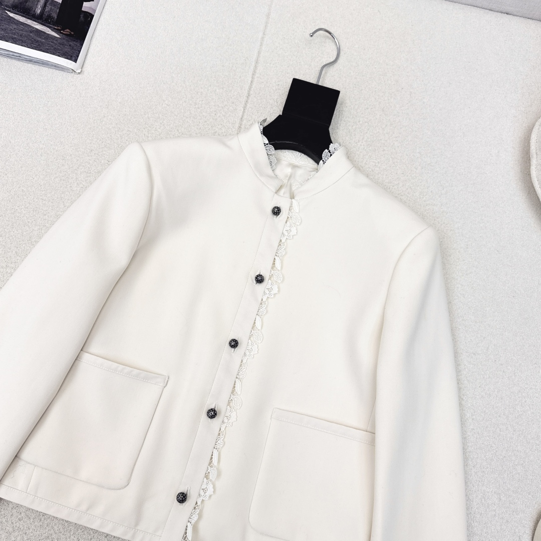 CD 25Ss———早秋新款水溶花蕾丝拼接小立领外套 🖤立体剪裁 正面双口袋点缀 短款版型 轻松分割身材