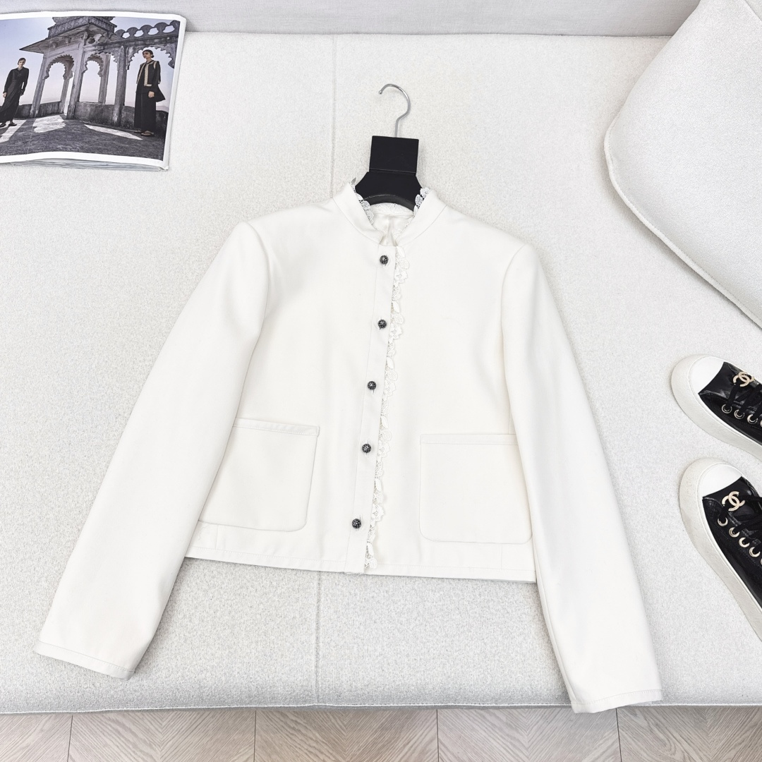 特价🉐️ ❗️现货齐码❗️不退不换❗️CD 25Ss———早秋新款水溶花蕾丝拼接小立领外套 🖤立体剪裁 