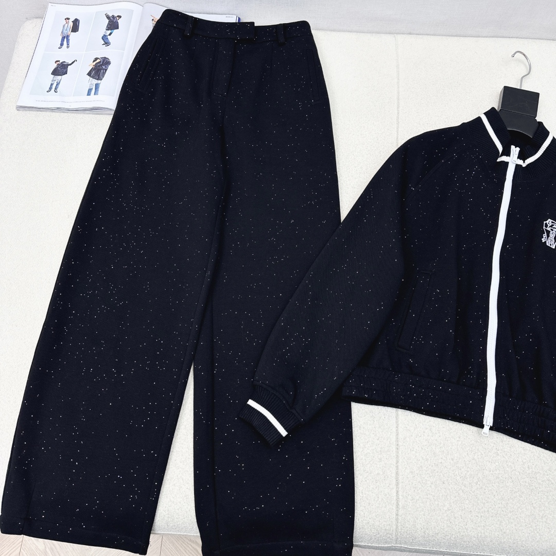 特价🉐️一套❗️SM❗️不退不换❗️BC 25Ss————秋冬最新款细闪亮片休闲套装🤍立领宽松卫衣外套+