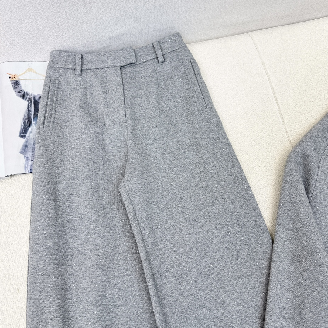 BC 25Ss————秋冬最新款细闪亮片休闲套装🤍立领宽松卫衣外套+松紧腰休闲裤 整体版型简约大方 但又