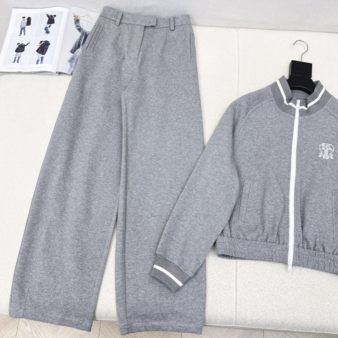 BC 25Ss————秋冬最新款细闪亮片休闲套装🤍立领宽松卫衣外套+松紧腰休闲裤 整体版型简约大方 但又