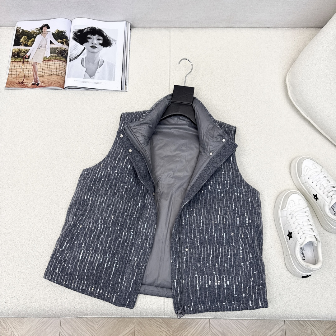 品质控必入 Bc 25Ss————秋冬最新款高奢意式极简穿搭立领白鹅绒马甲外套🩶重磅刺绣Bling亮片工