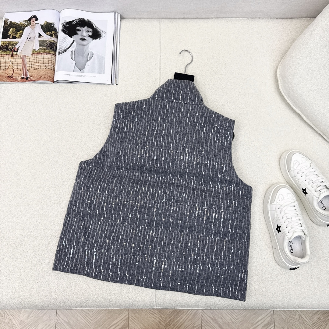 品质控必入 Bc 25Ss————秋冬最新款高奢意式极简穿搭立领白鹅绒马甲外套🩶重磅刺绣Bling亮片工