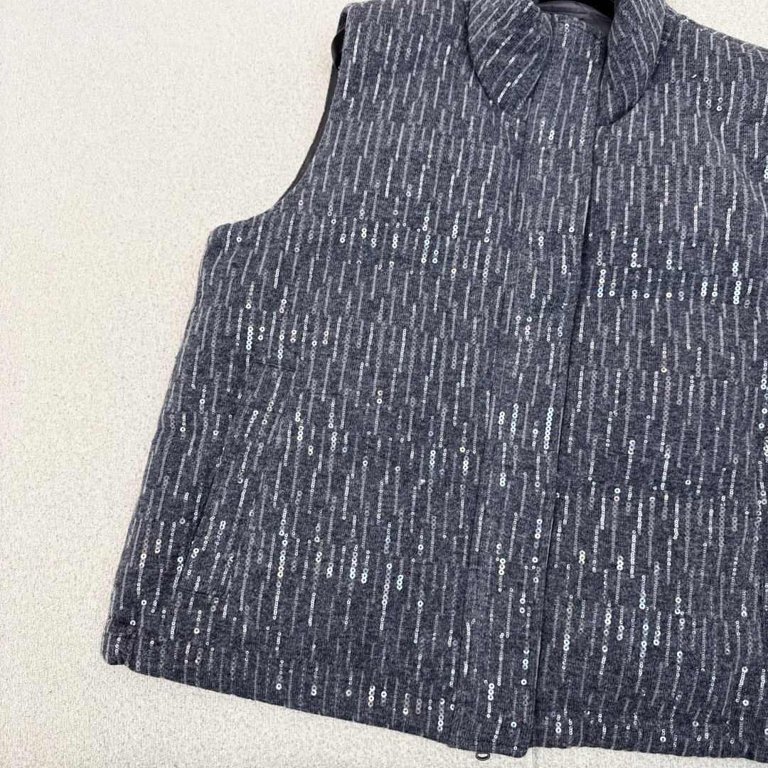 品质控必入 Bc 25Ss————秋冬最新款高奢意式极简穿搭立领白鹅绒马甲外套🩶重磅刺绣Bling亮片工