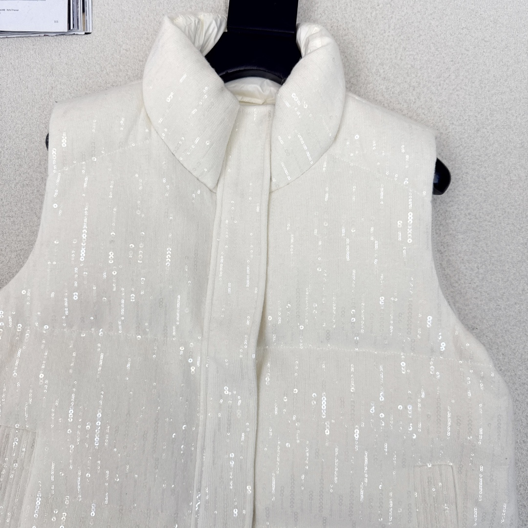 品质控必入 Bc 25Ss————秋冬最新款高奢意式极简穿搭立领白鹅绒马甲外套🩶重磅刺绣Bling亮片工