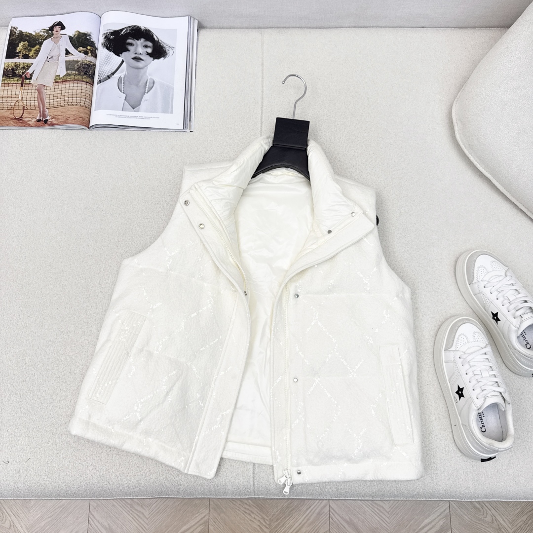 Bc 25Ss Italian Minimalist Down Vest: Embroidered Quilted Sleeveless Jacket 7 cmp i1757393449097 6592 0 5