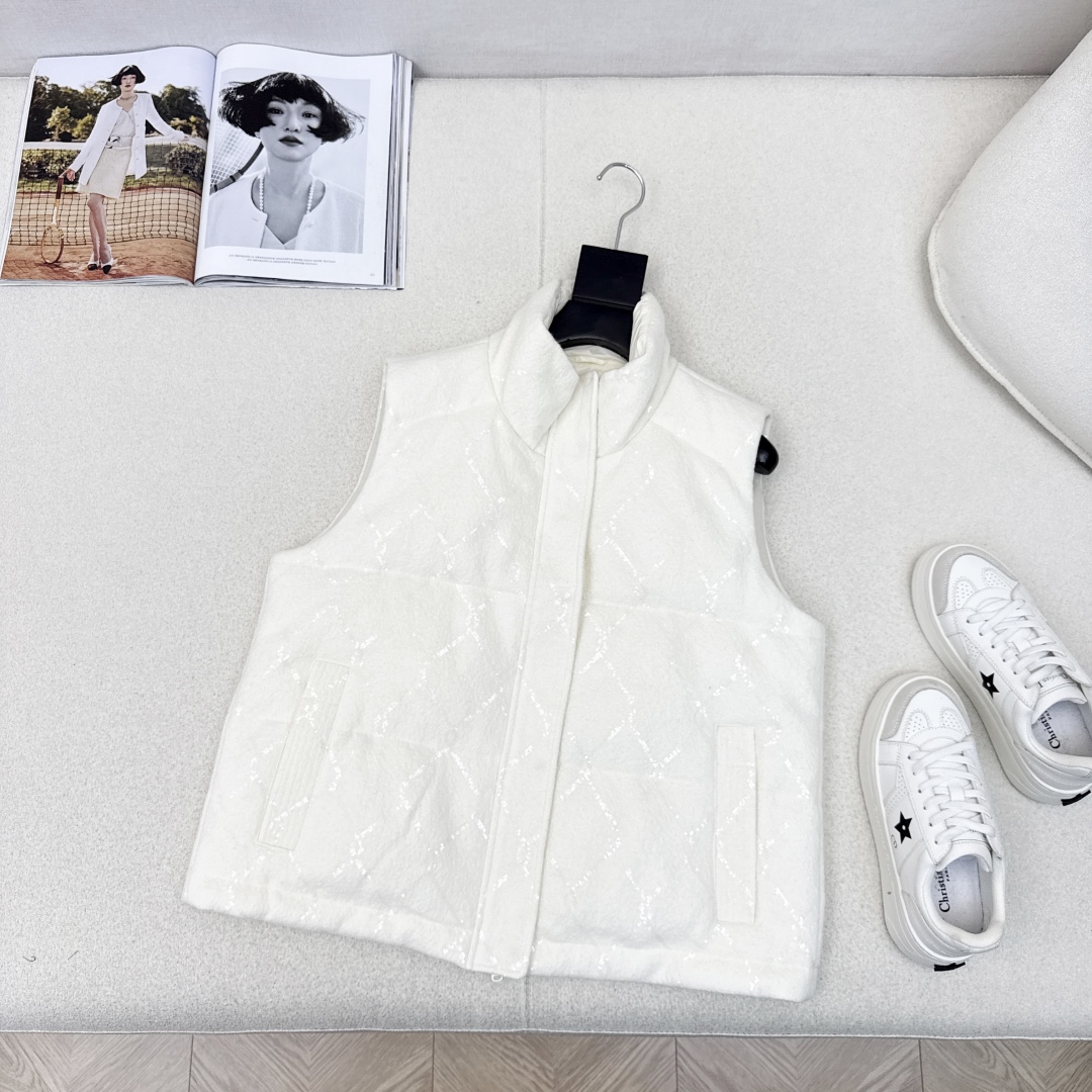 Bc 25Ss Italian Minimalist Down Vest: Embroidered Quilted Sleeveless Jacket 2 cmp i1757393450181 5765 0 0