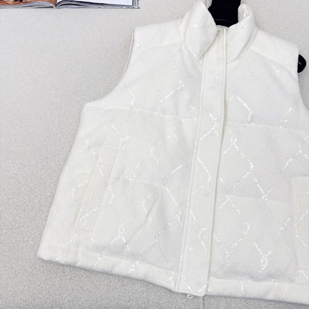 Bc 25Ss Italian Minimalist Down Vest: Embroidered Quilted Sleeveless Jacket 5 cmp i1757393453050 6683 0 3
