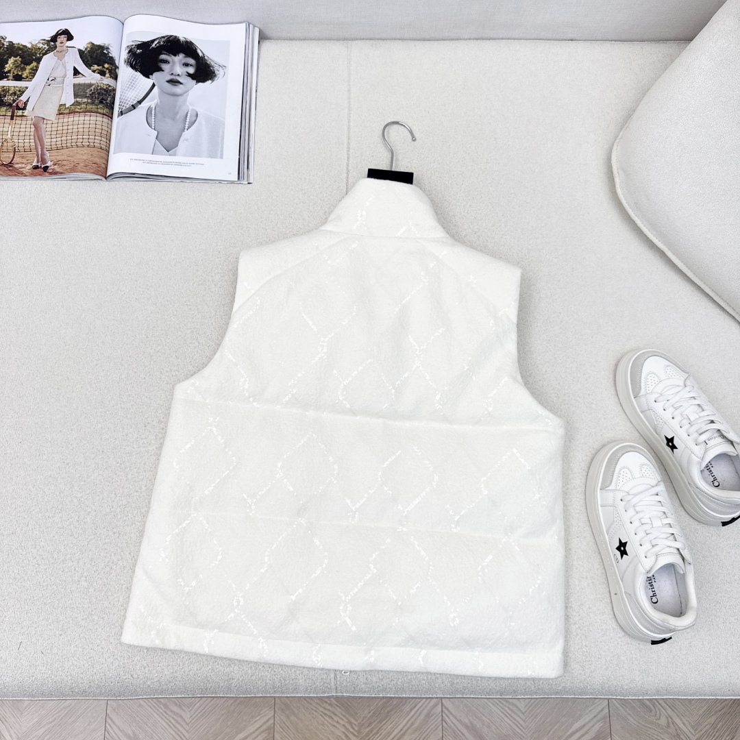 Bc 25Ss Italian Minimalist Down Vest: Embroidered Quilted Sleeveless Jacket 9 cmp i1757393453056 1388 0 7