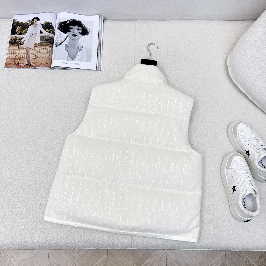 品质控必入 Bc 25Ss————秋冬最新款高奢意式极简穿搭立领白鹅绒马甲外套🩶重磅刺绣Bling亮片工