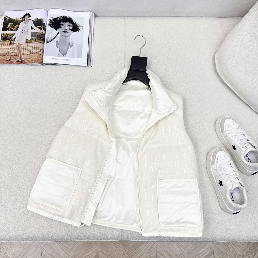 品质控必入 Bc 25Ss————秋冬最新款高奢意式极简穿搭立领白鹅绒马甲外套🩶重磅刺绣Bling亮片工