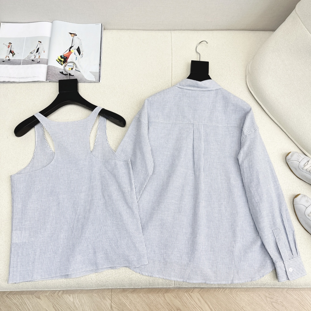 独家款～ Loe 25Ss———早秋最新款清新蓝色条纹两件套🩵无袖工字背心+宽松衬衫 经典logo刺绣 