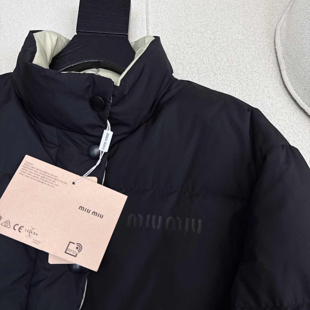 Miu Miu 25SS Reversible Down Puffer Jacket - Stylish & Versatile 6 cmp i1757565994517 2267 0 4