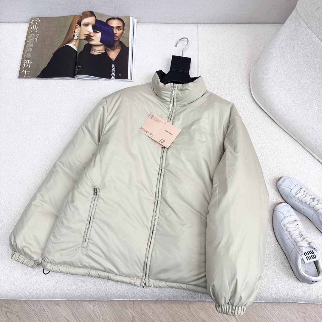 Miu Miu 25SS Reversible Down Puffer Jacket - Stylish & Versatile 2 cmp i1757565994517 9698 0 0