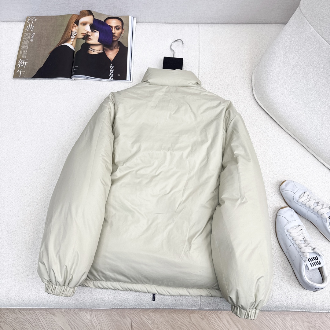 Miu Miu 25SS Reversible Down Puffer Jacket - Stylish & Versatile 3 cmp i1757565994517 992 0 1
