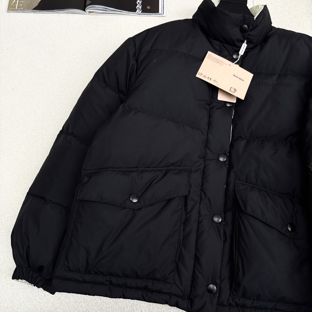 Miu Miu 25SS Reversible Down Puffer Jacket - Stylish & Versatile 7 cmp i1757565995916 2033 0 5