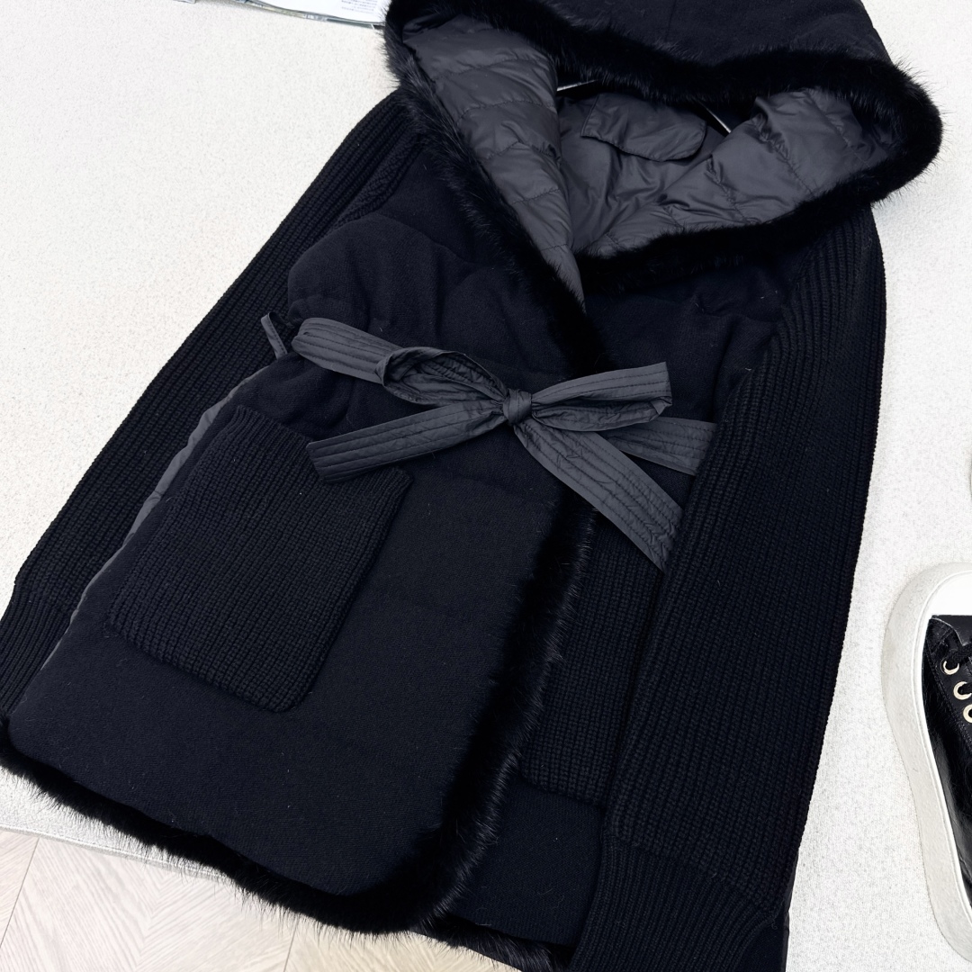 品质控必入 独家款～ lp🆕 25Ss————秋冬最新款高奢羊毛针织拼接连帽羽绒服🖤定制尼龙+百分百羊毛