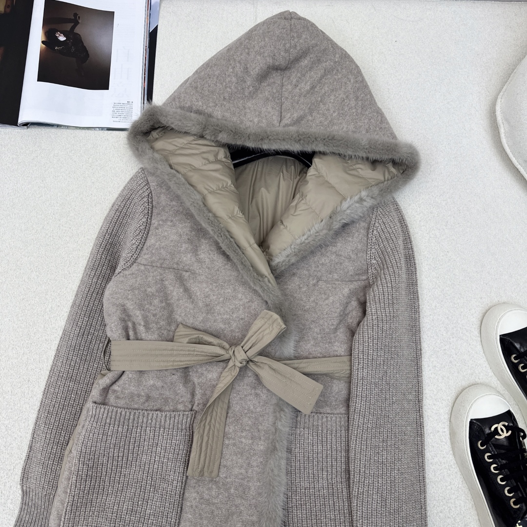 品质控必入 独家款～ lp🆕 25Ss————秋冬最新款高奢羊毛针织拼接连帽羽绒服🖤定制尼龙+百分百羊毛