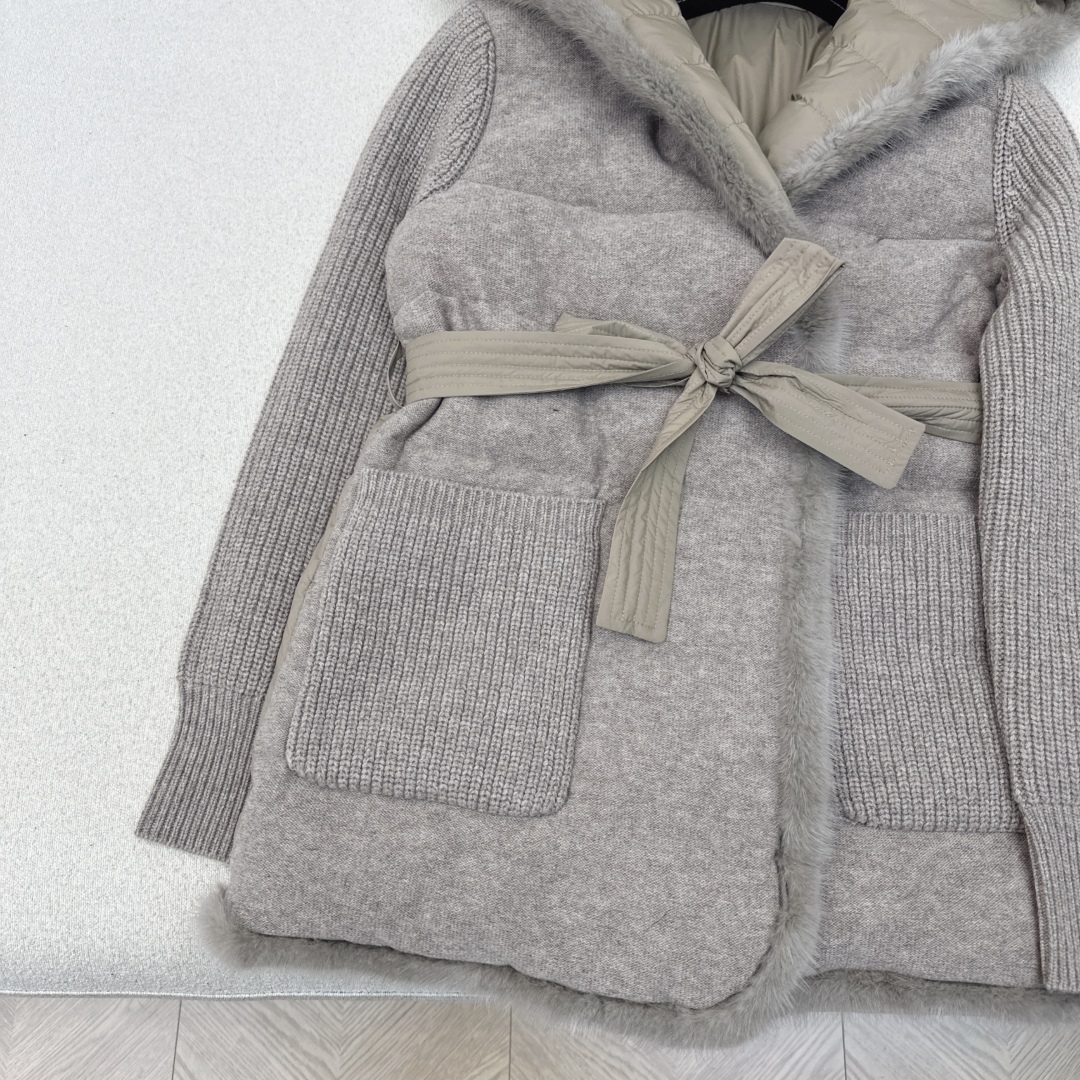 品质控必入 独家款～ lp🆕 25Ss————秋冬最新款高奢羊毛针织拼接连帽羽绒服🖤定制尼龙+百分百羊毛
