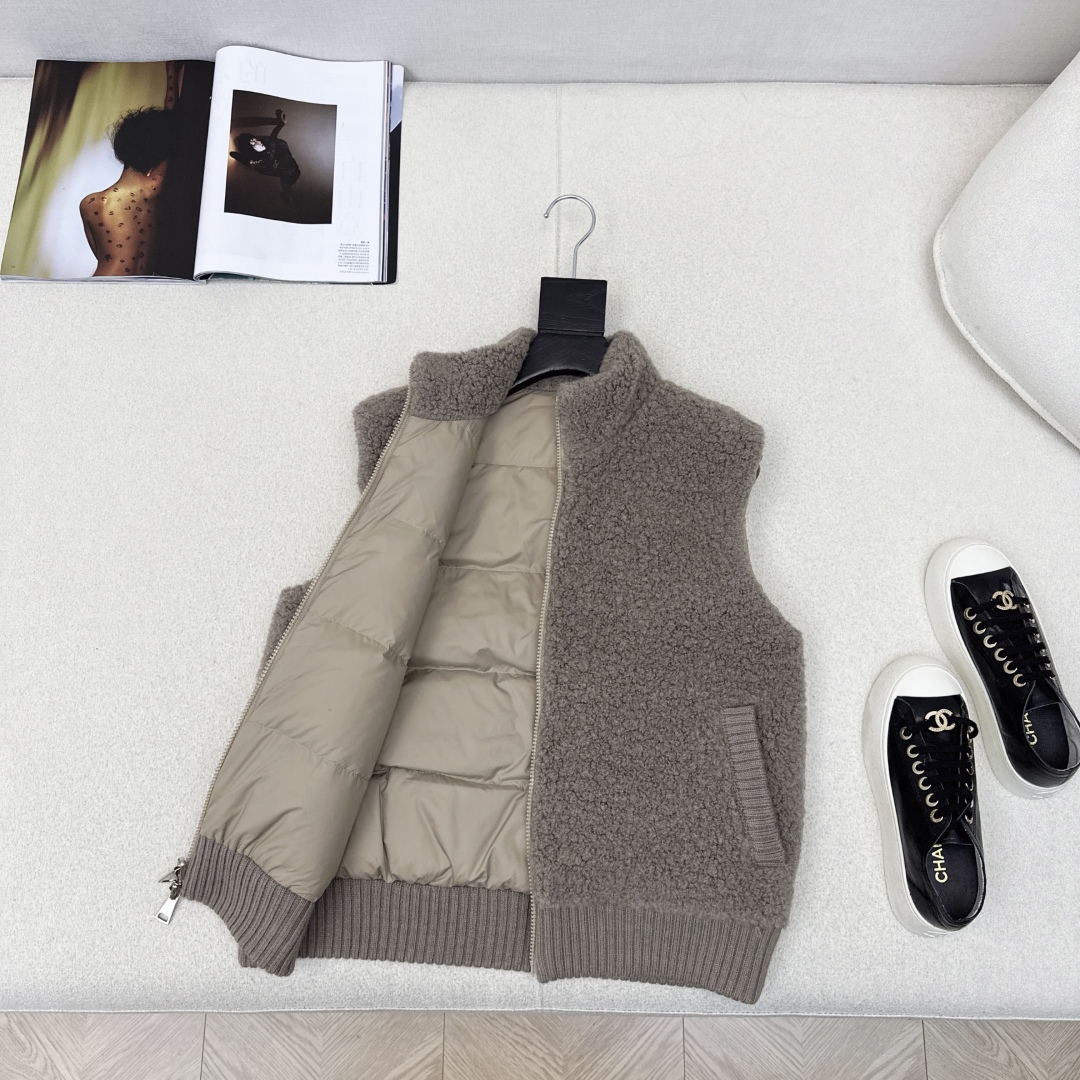 原单品质 lp🆕 25Ss————秋冬最新款小立领毛绒绒羊羔毛双面羽绒服马甲外套 🤍定制环保羊羔毛面料软