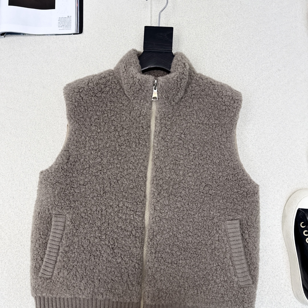 原单品质 lp🆕 25Ss————秋冬最新款小立领毛绒绒羊羔毛双面羽绒服马甲外套 🤍定制环保羊羔毛面料软
