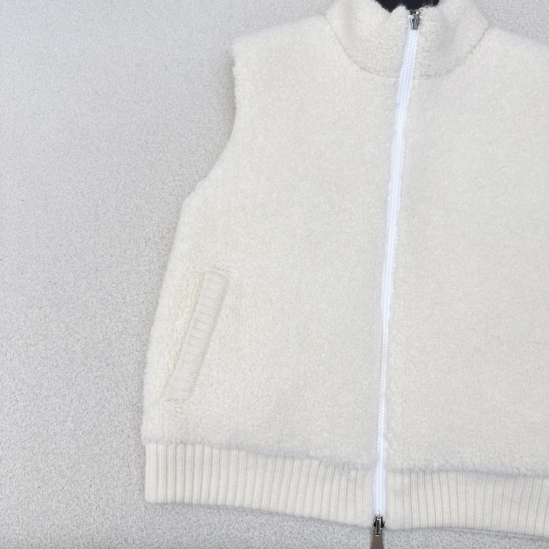 原单品质 lp🆕 25Ss————秋冬最新款小立领毛绒绒羊羔毛双面羽绒服马甲外套 🤍定制环保羊羔毛面料软