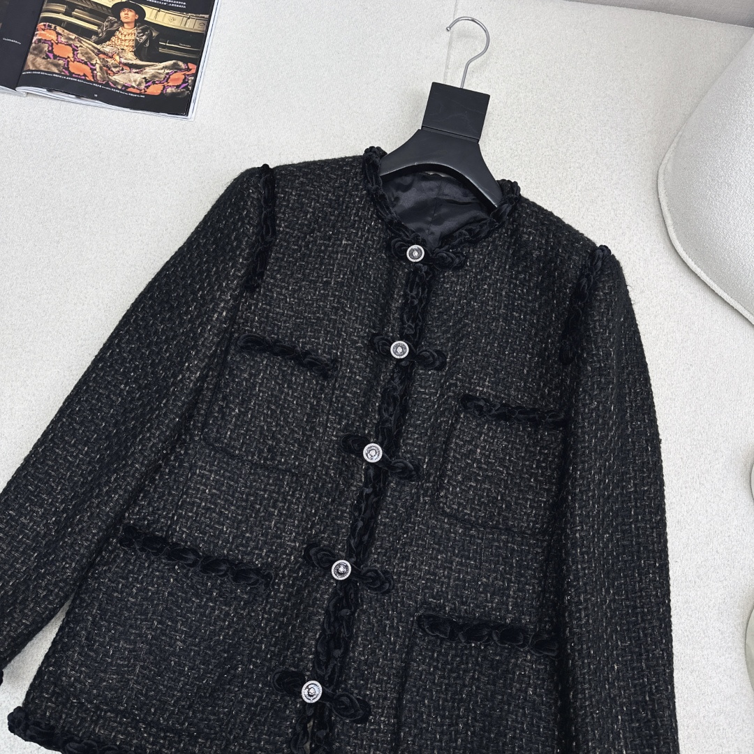 王一博同款 C家 25Ss————秋冬最新款复古国风盘扣装饰编织外套🖤yb开发编织面料 质感超好 高级感