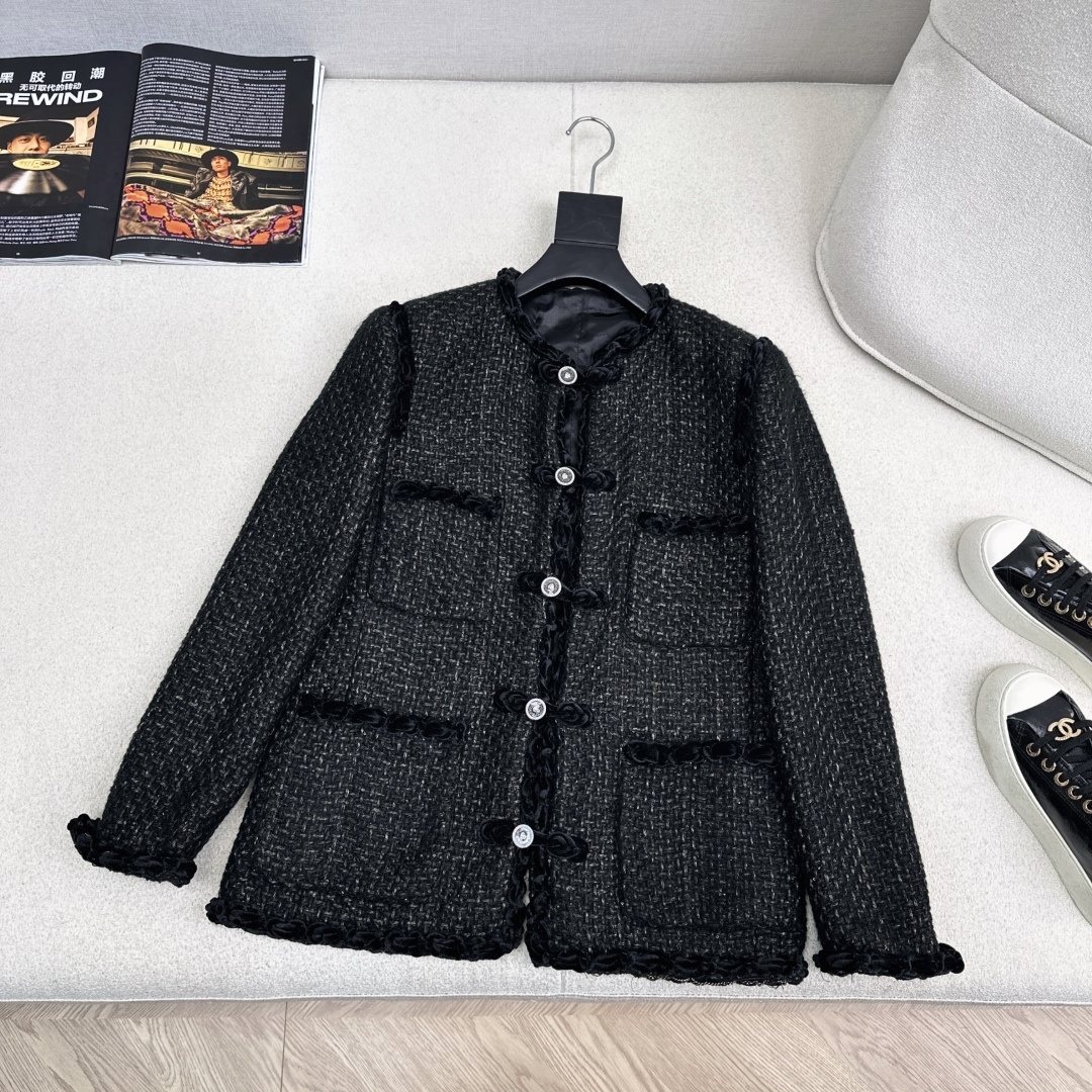 王一博同款 C家 25Ss————秋冬最新款复古国风盘扣装饰编织外套🖤yb开发编织面料 质感超好 高级感