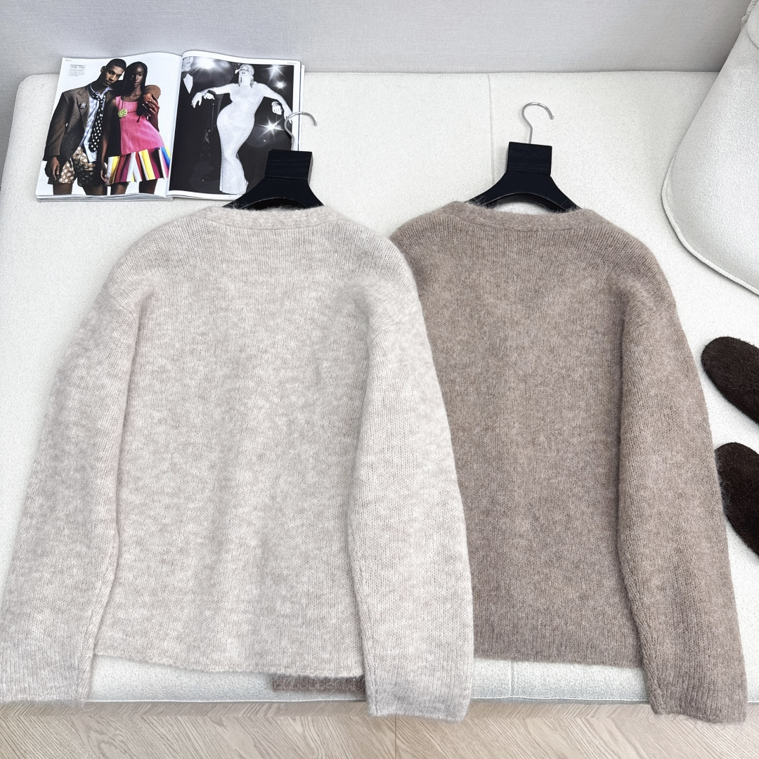 独家款～ lp🆕 25Ss————秋冬最新款老钱风穿搭气质V领外套🤎极简高智感穿搭Look～羊驼绒拉毛羊