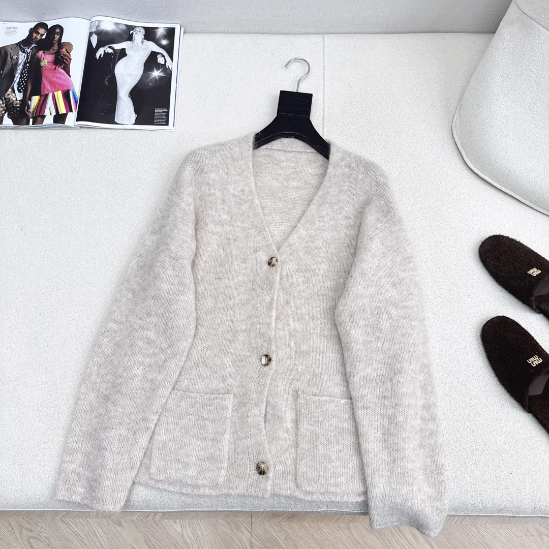 独家款～ lp🆕 25Ss————秋冬最新款老钱风穿搭气质V领外套🤎极简高智感穿搭Look～羊驼绒拉毛羊