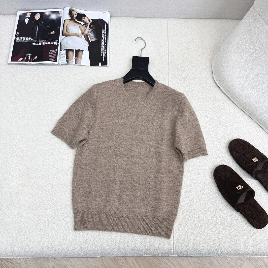 独家款 ～ lp🆕 25Ss————秋冬最新款老钱风穿搭气质短袖毛衣 🤎极简高智感穿搭Look～ 羊驼绒