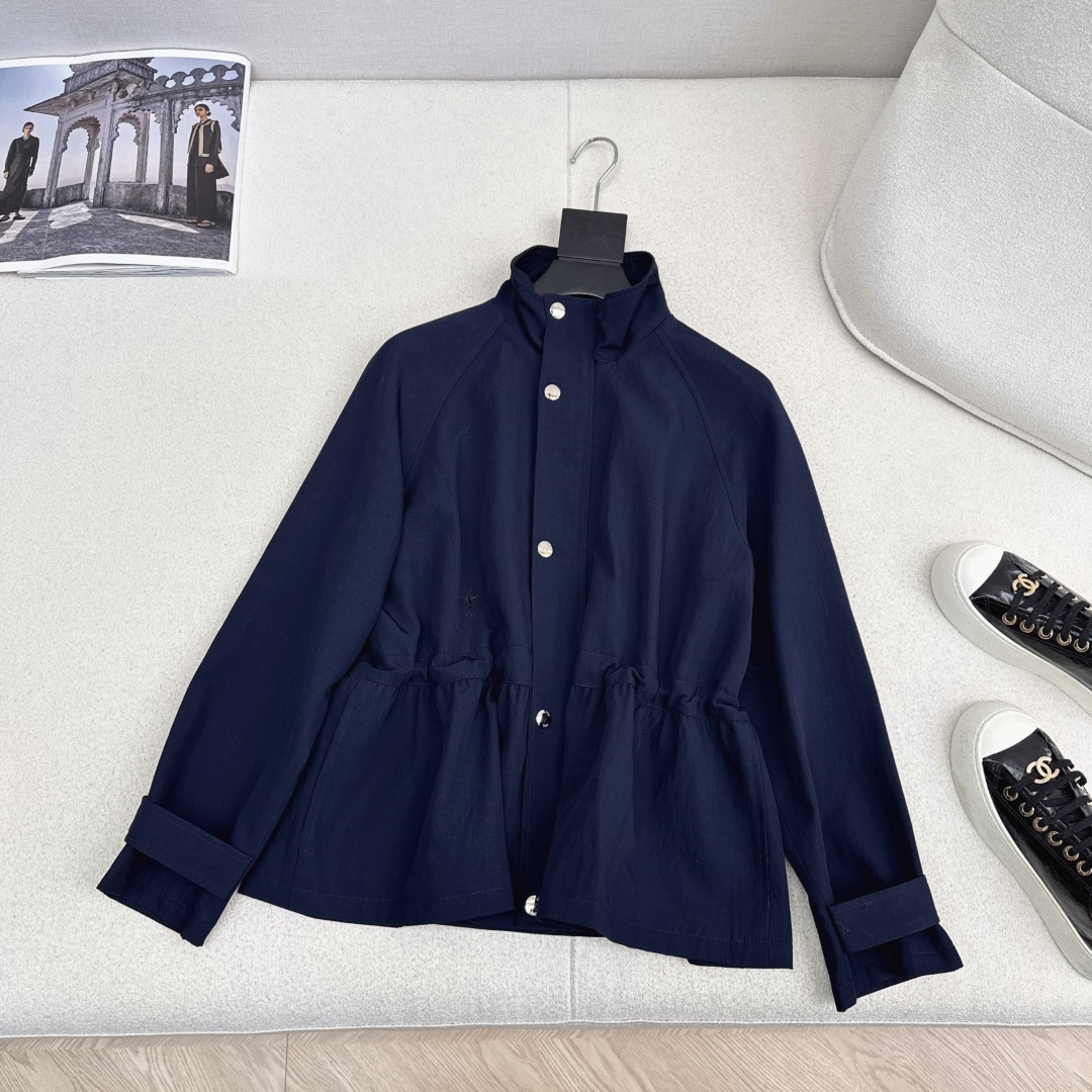 特价🉐️❗️杏色SML❗️不退不换❗️爆单系列 CD 25Ss———秋冬最新款帅气立领收腰风衣🤎帅气博主