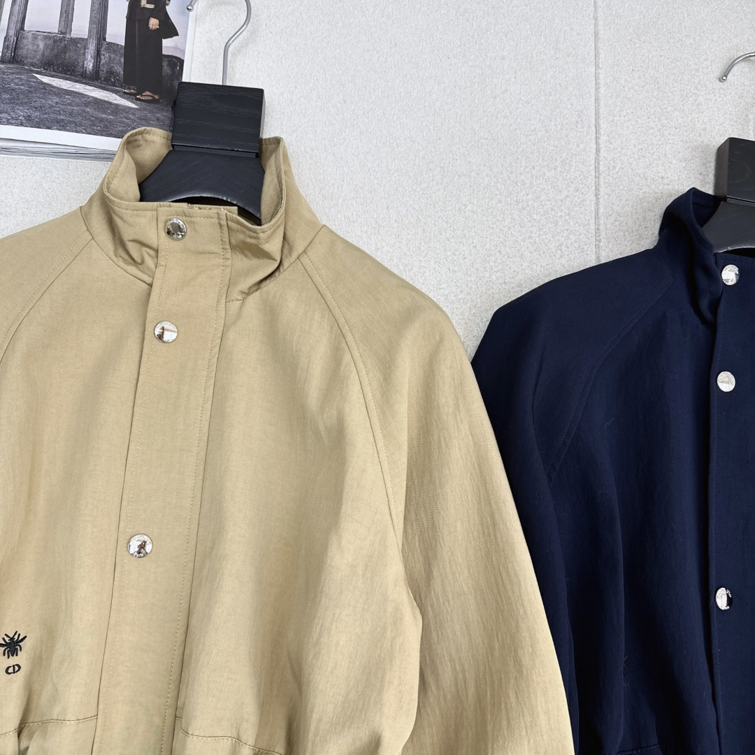 特价🉐️❗️杏色SML❗️不退不换❗️爆单系列 CD 25Ss———秋冬最新款帅气立领收腰风衣🤎帅气博主