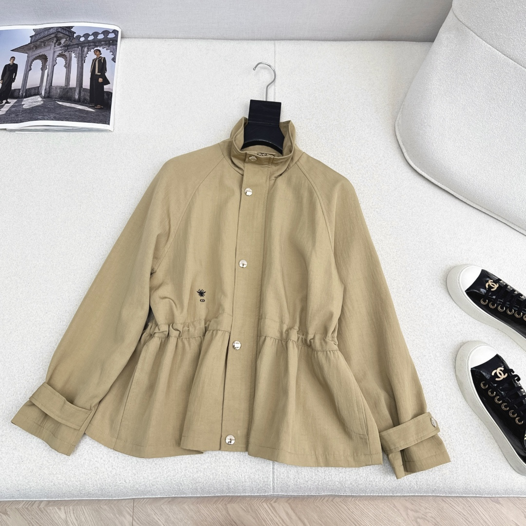 特价🉐️❗️杏色SML❗️不退不换❗️爆单系列 CD 25Ss———秋冬最新款帅气立领收腰风衣🤎帅气博主