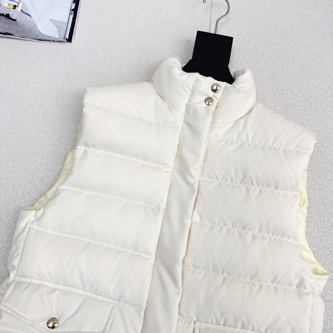 原单品质 MC 25Ss———秋冬新品短款立领羽绒服马甲 💛立体剪裁版型设计 时髦又帅气 国标90白鹅绒