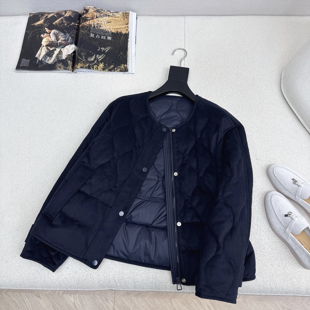 原单品质 lp🆕 25Ss———秋冬新品羊绒短款圆领羽绒服外套🖤经典H宽松版型 立体裁剪优雅知性风 国标