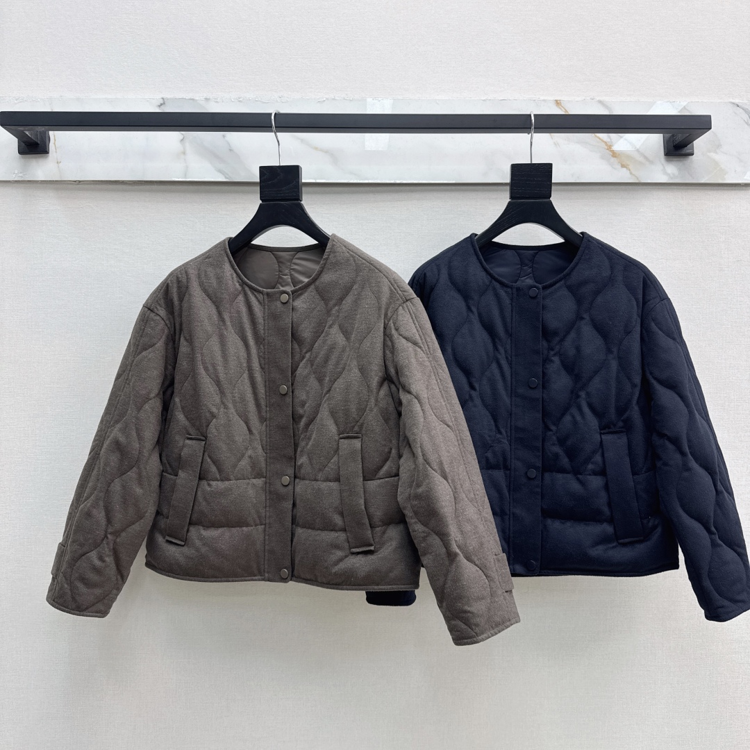 原单品质 lp🆕 25Ss———秋冬新品羊绒短款圆领羽绒服外套🖤经典H宽松版型 立体裁剪优雅知性风 国标
