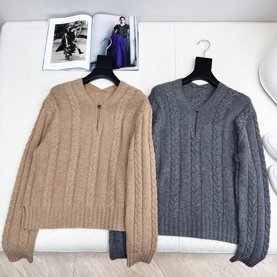 独家首发 Loe 25Ss————秋冬最新款高智感穿搭气质V领一粒扣羊绒毛衣🤎进口羊绒纱线轻盈软糯 瑞士