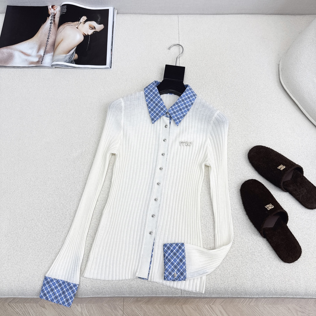 Miu Miu 25SS Plaid Patchwork Knitted Top, Classic Colors, Layered Design 8 cmp i1758346106764 3888 0 6