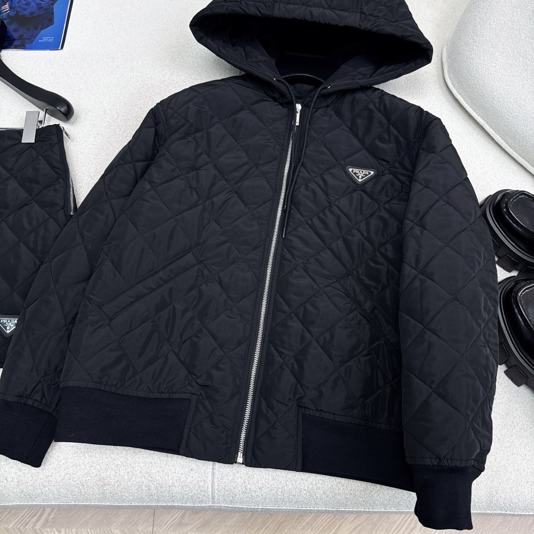 Prada Quilted Nylon Hooded Jacket - Lightweight & Stylish Outerwear 5 cmp i1758350739541 3418 0 4