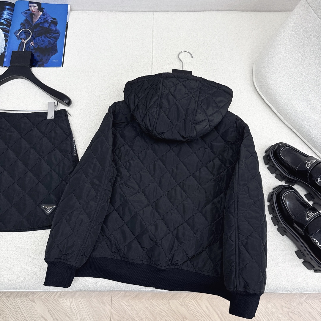 Prada Quilted Nylon Hooded Jacket - Lightweight & Stylish Outerwear 8 cmp i1758350739545 5823 0 7