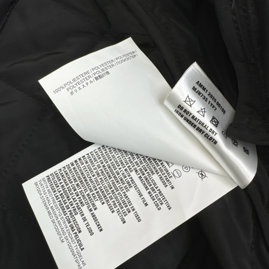 Prada Quilted Nylon Hooded Jacket - Lightweight & Stylish Outerwear 9 cmp i1758350739548 2116 0 8