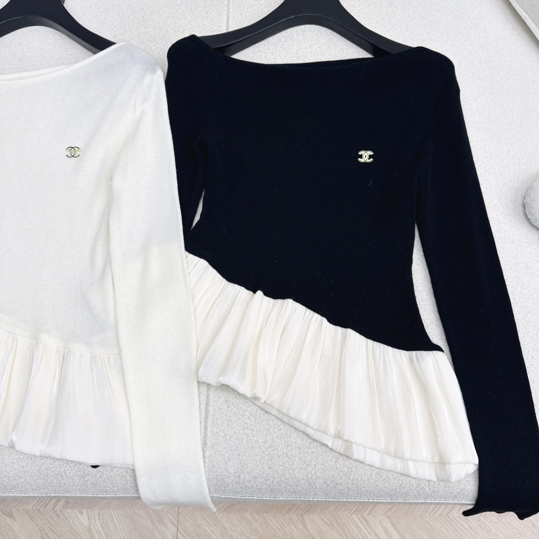 纯欲风穿搭 C家 25Ss————秋冬最新款一字领设计拼接做法打底衫 🖤日常必备款 各种好穿好搭配 采用