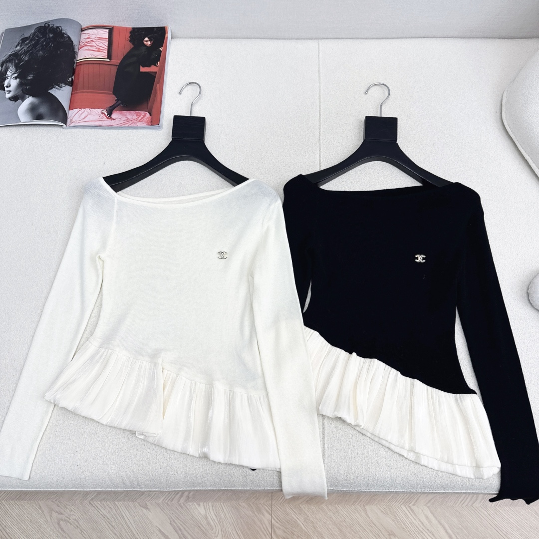 纯欲风穿搭 C家 25Ss————秋冬最新款一字领设计拼接做法打底衫 🖤日常必备款 各种好穿好搭配 采用