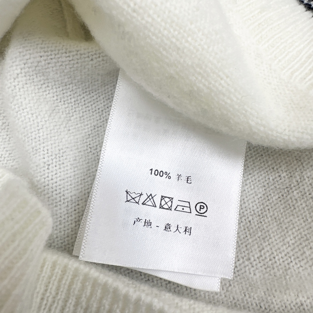 独家首发 Her 25Ss———早秋最新款logo刺绣装饰套头针织衫🤍百分百羊毛质地质感软糯满满的精致感