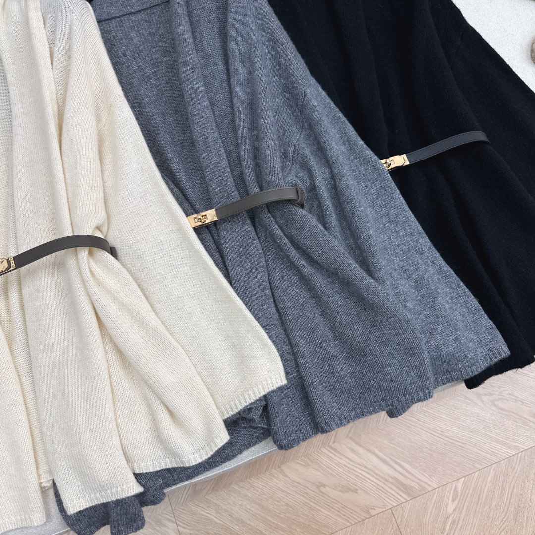 极简老钱风穿搭 Her 25Ss————秋冬最新款慵懒款开衫🖤百分百羊毛纱线 微蓬松的柔软质感 上身慵懒