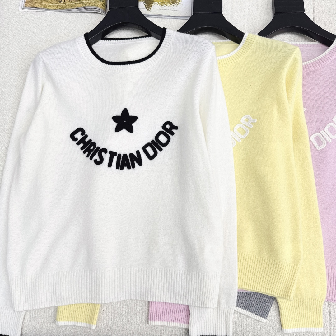 CD 25Ss————秋冬最新款立体刺绣logo毛衣🤍经典款的魅力一览无余 版型超好上身都舒服透气 完全