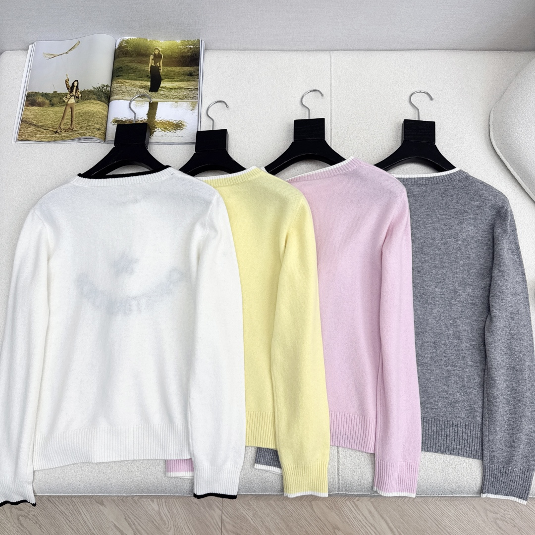 CD 25Ss————秋冬最新款立体刺绣logo毛衣🤍经典款的魅力一览无余 版型超好上身都舒服透气 完全