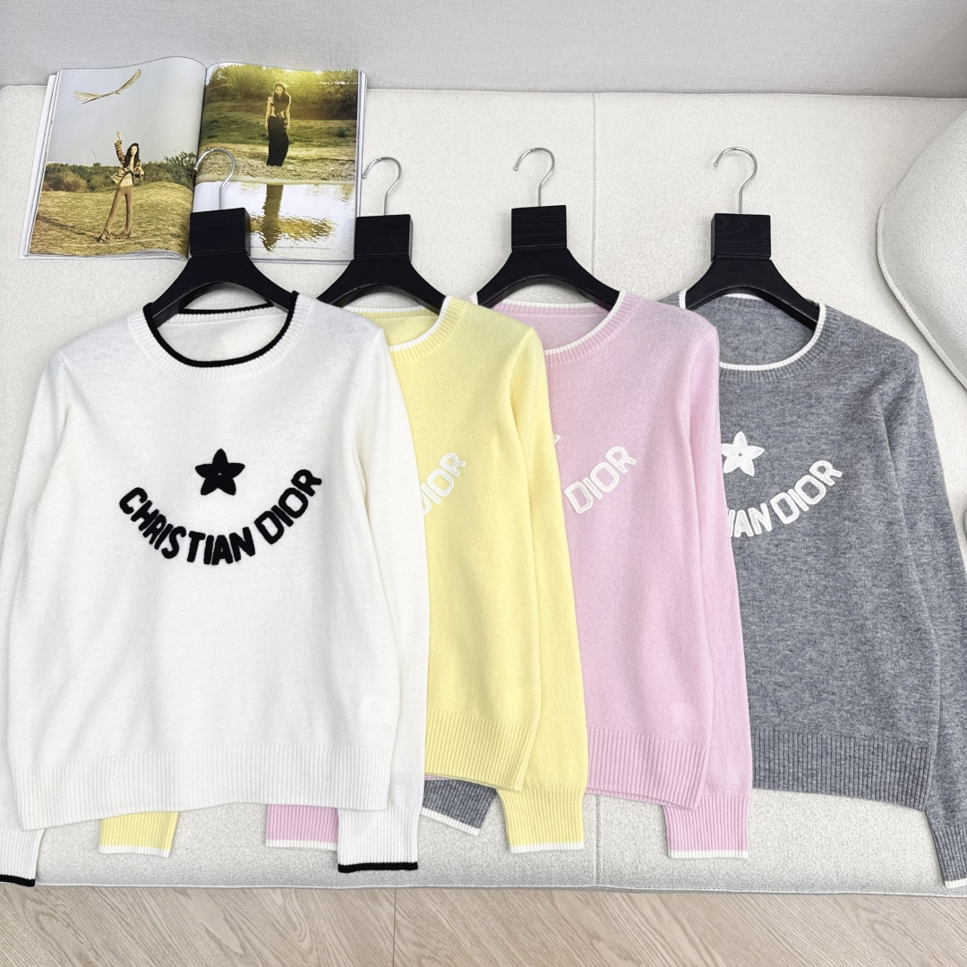 CD 25Ss————秋冬最新款立体刺绣logo毛衣🤍经典款的魅力一览无余 版型超好上身都舒服透气 完全